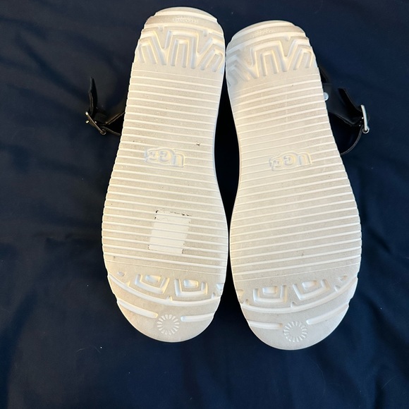 Ugg Zaby’s black platform sandals - Picture 6 of 7